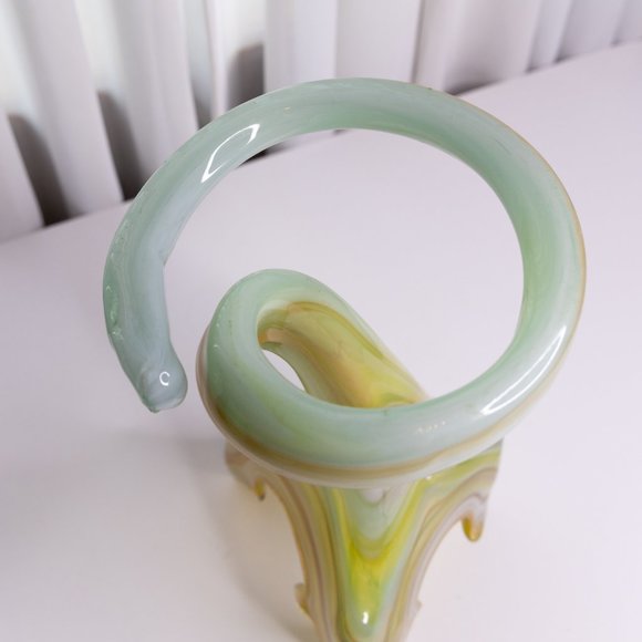 [ SOLD ] Vintage Sooner Glass Trumpet Vase Handblown - Picture 10 of 14